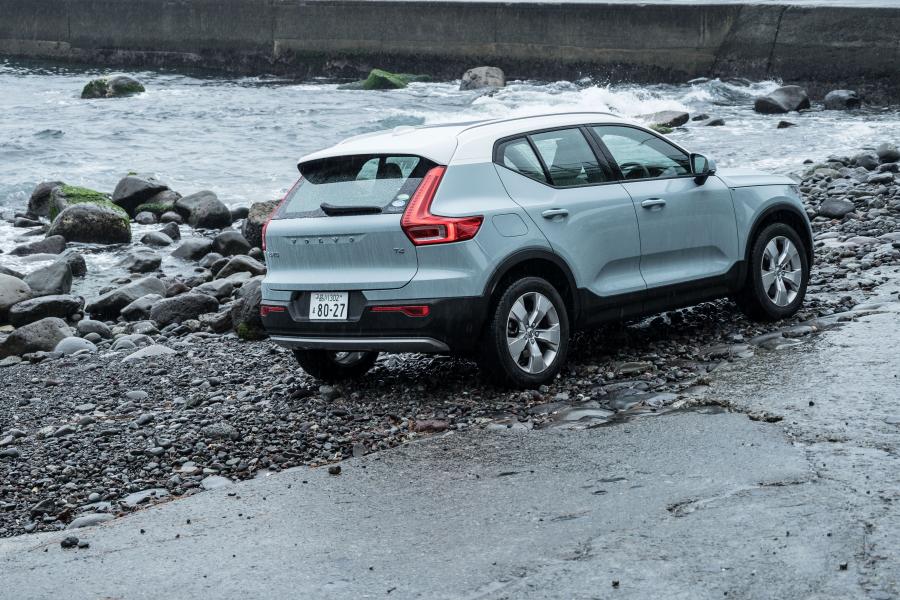  Volvo XC40 T4 Momentum 2018 года  (JP) (фото 5 из 13)